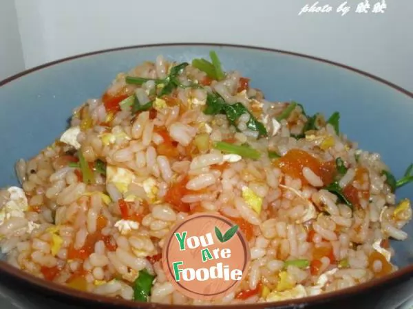 Fried rice with tomato and egg