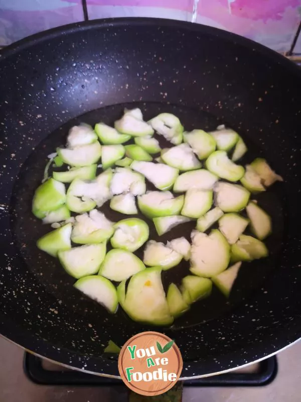 Towel gourd and egg soup