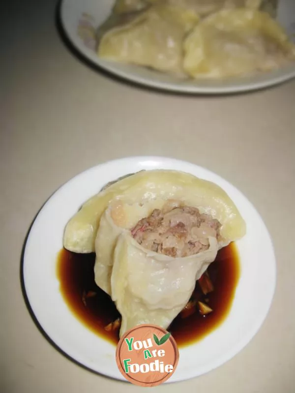 Steamed-dumplings-with-radish-and-beef