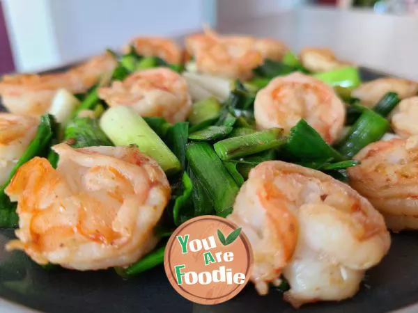 Stir fried shrimp with garlic sprouts