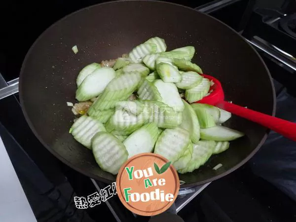 Fried towel gourd with sliced meat