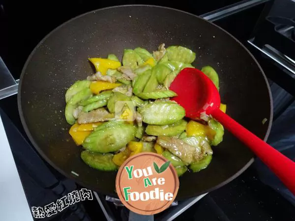 Fried towel gourd with sliced meat