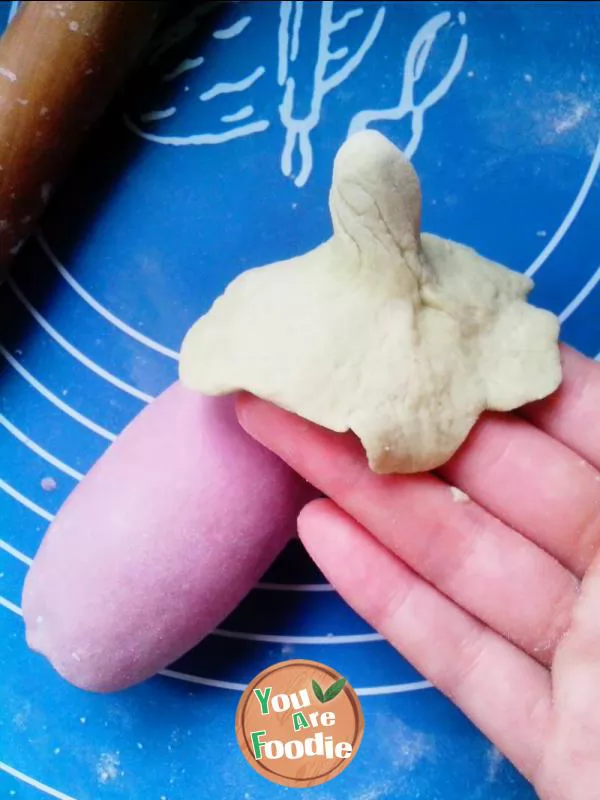 Pictographic eggplant steamed bread