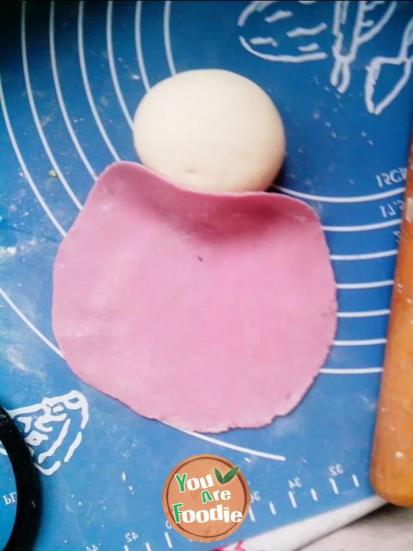 Pictographic eggplant steamed bread