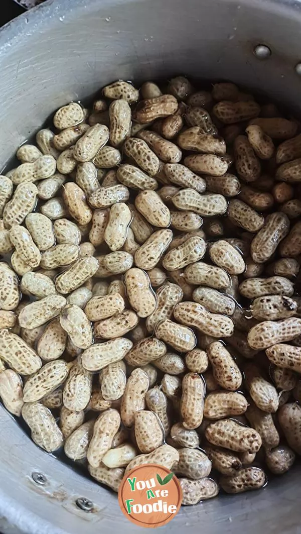 Boiled peanuts 