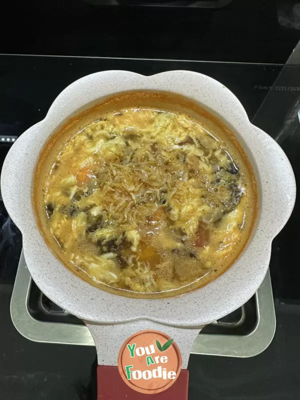 Egg&vegetable soup with tomato and laver