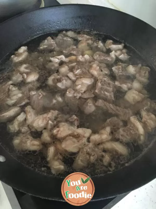 Stewed beef with fungus and carrot