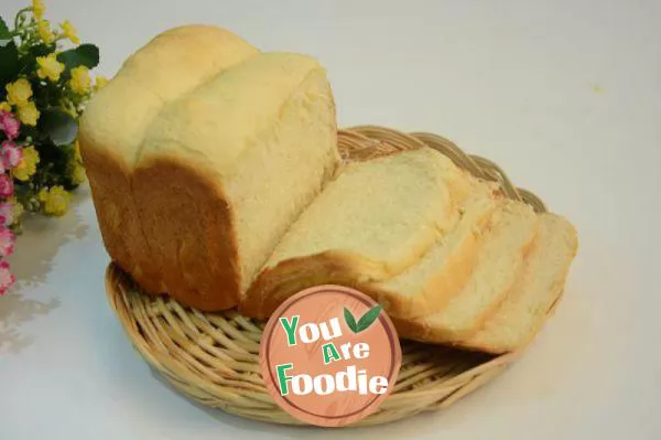 Method-of-making-bread-by-bread-machine-(Chinese-Hokkaido-toast)