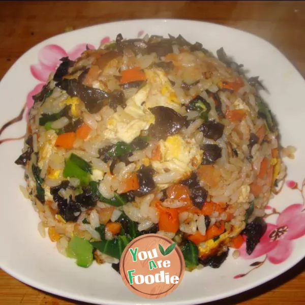 Fried rice with nutritious eggs