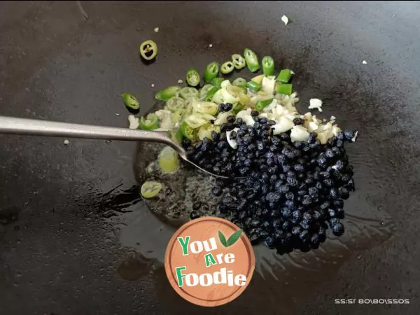 Braised taro seedling with black bean sauce