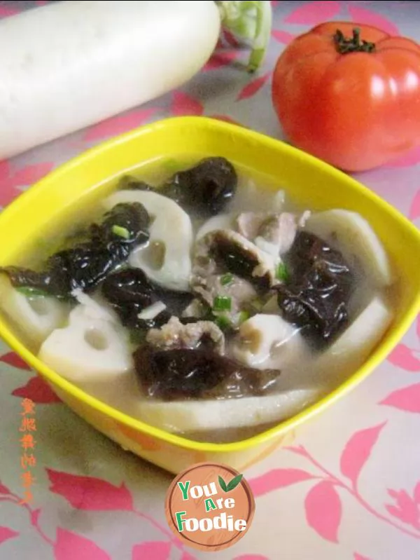 Stewed lotus root with sliced meat and black fungus