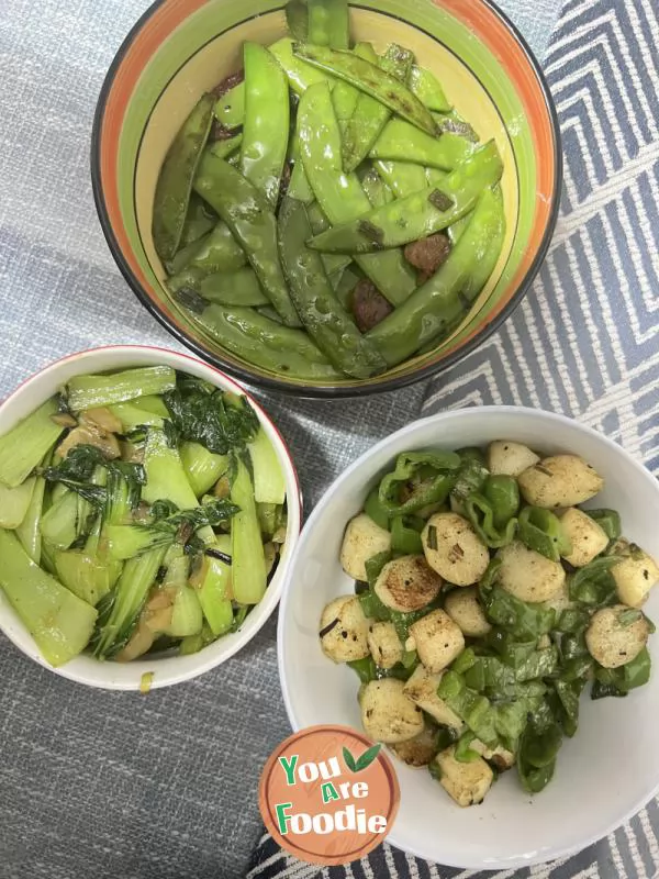 Sausages fried with lotus beans