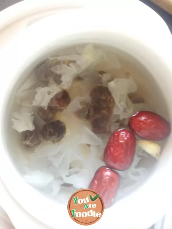 Longan, lily, red date and agaric soup