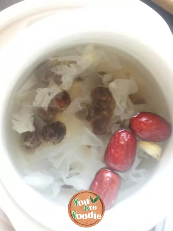 Longan, lily, red date and agaric soup