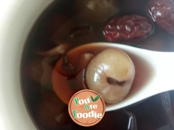 Longan, lily, red date and agaric soup