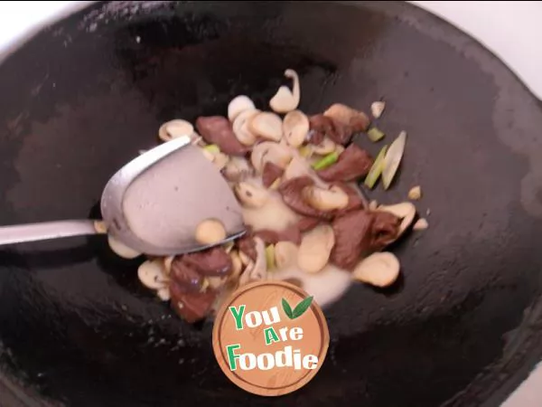 Duck blood with straw mushroom
