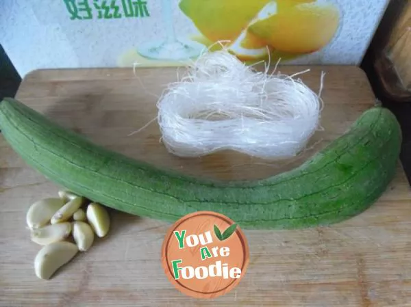 Steamed loofah with minced garlic and vermicelli