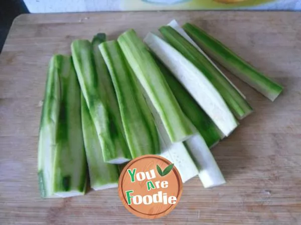 Steamed loofah with minced garlic and vermicelli