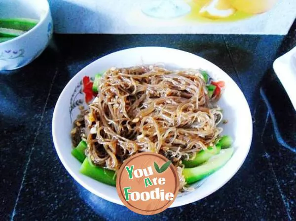 Steamed loofah with minced garlic and vermicelli