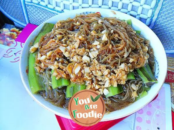 Steamed loofah with minced garlic and vermicelli