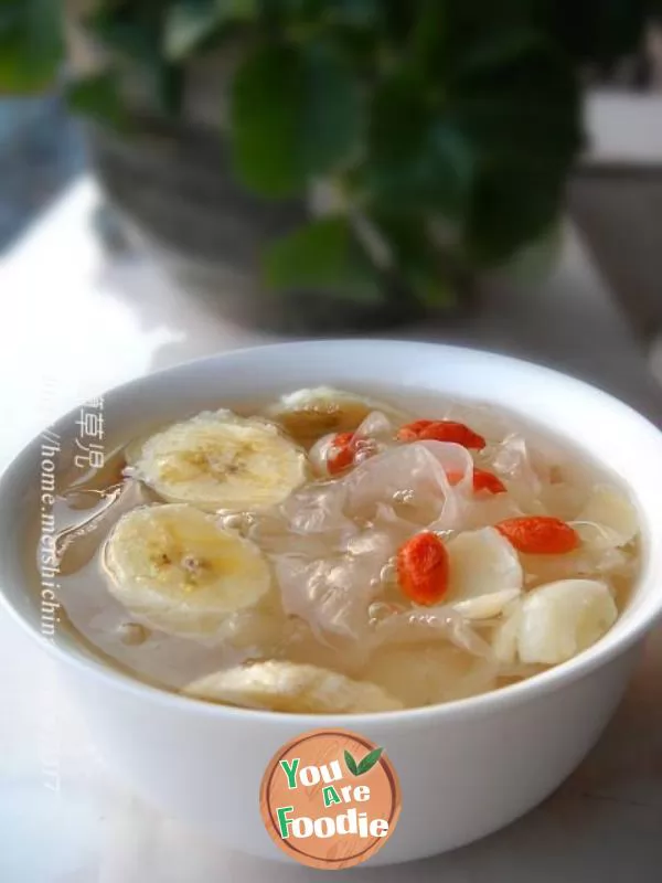 Banana, Lily and tremella soup