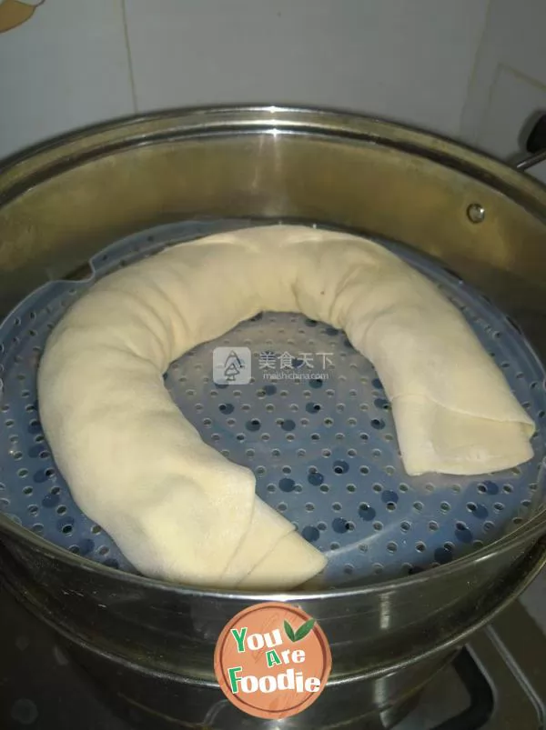 Steamed meat cage