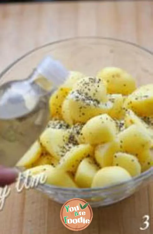 Healthy food in the light food era roast potato with black pepper and olive oil