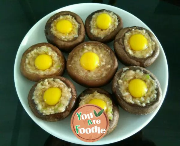 Steamed-quail-eggs-with-mushrooms-and-water-chestnuts