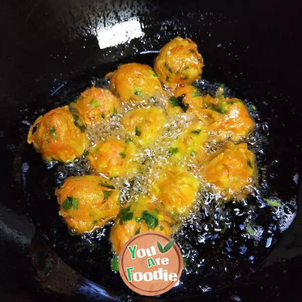 Fried carrot balls