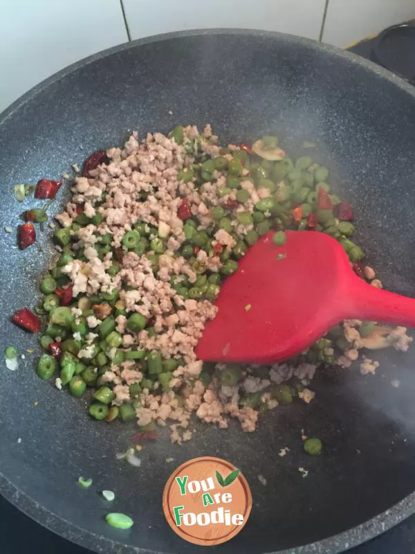 Stir fried bean with minced meat