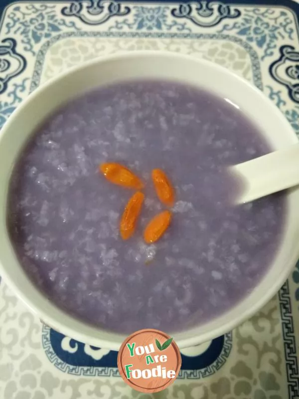 Purple-potato-and-Chinese-wolfberry-porridge