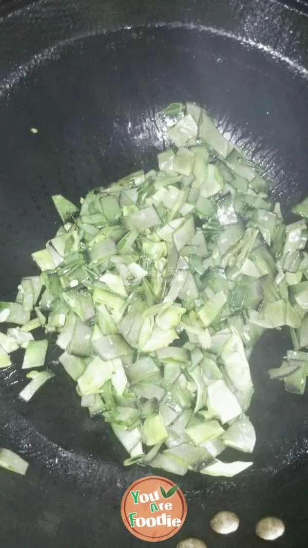 Fried lentils with green pepper