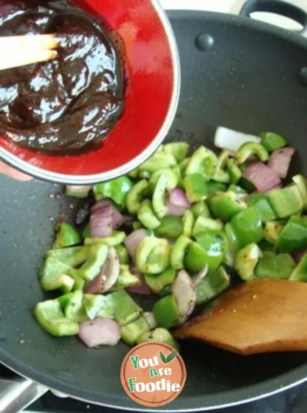 Fried diced chicken with black bean sauce