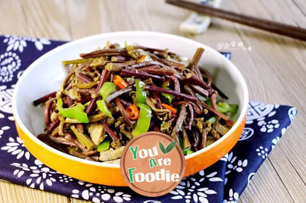 Fried fern with shredded pork