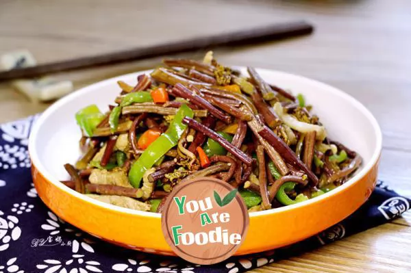 Fried fern with shredded pork