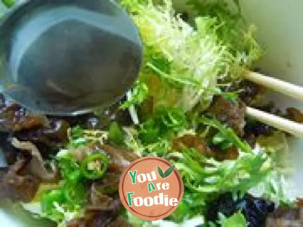 Mixed black fungus with lettuce