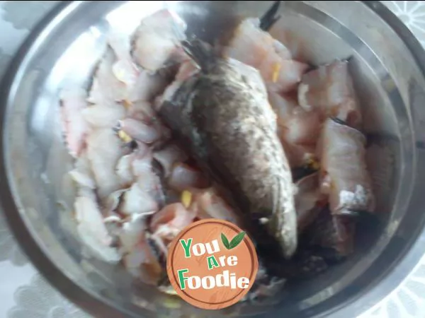 [fish] eat more than one fish -- big bone soup with mullet head