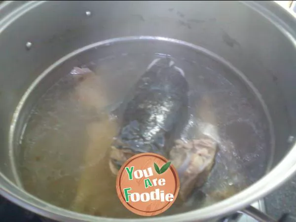 [fish] eat more than one fish -- big bone soup with mullet head