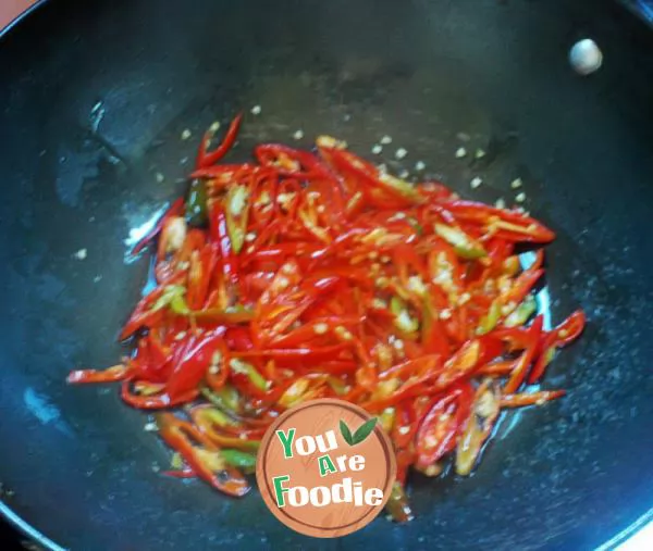 Fried shredded ginger with red pepper