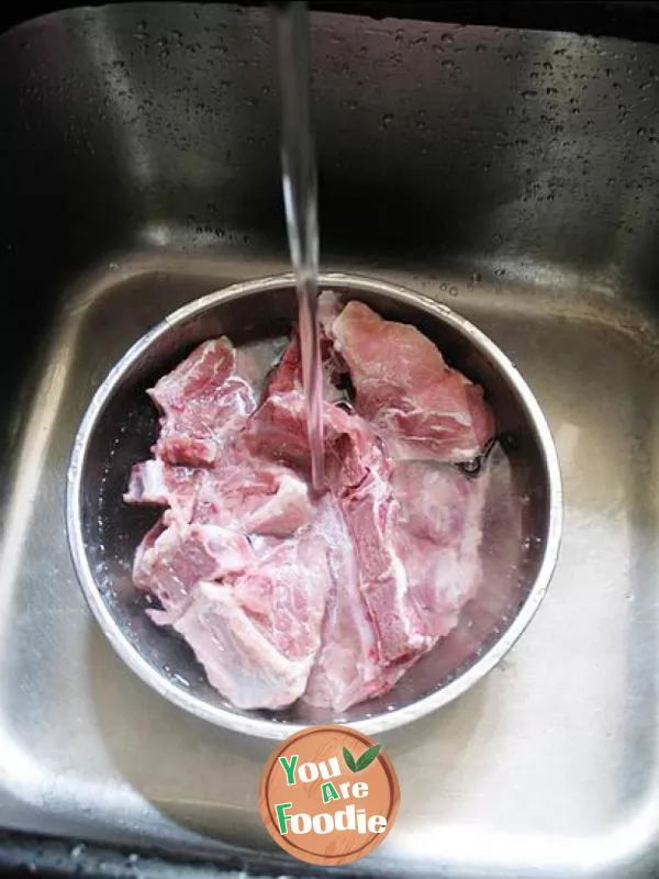 Zero cooking skill, creating northeast famous dish --- northeast sauce skeleton at home