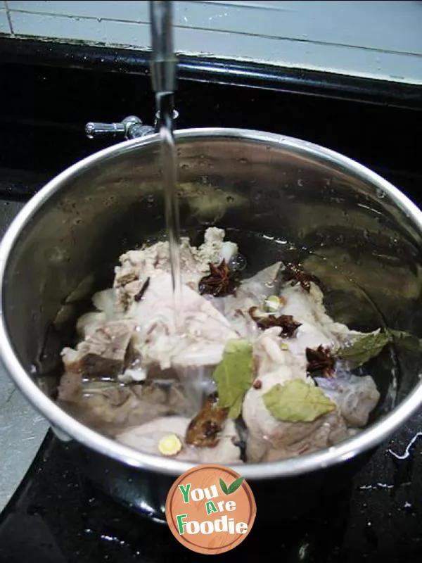 Zero cooking skill, creating northeast famous dish --- northeast sauce skeleton at home