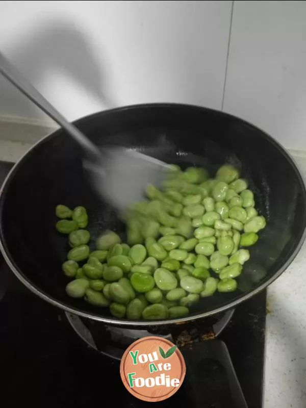 Tender broad bean with pickled melon