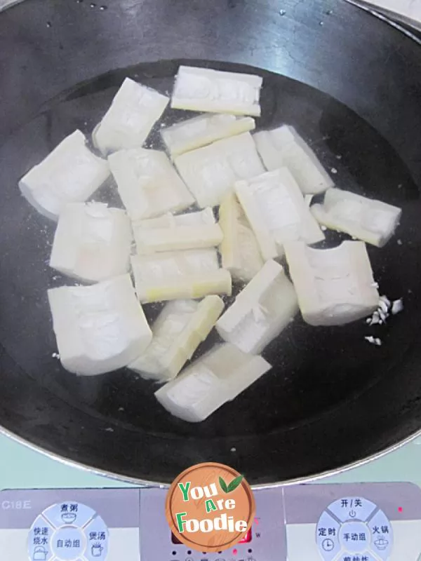 Vegetarian dishes can be so delicious -- braised spring bamboo shoots in soy sauce