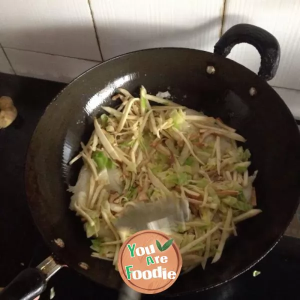 Fried glutinous rice balls with eggs