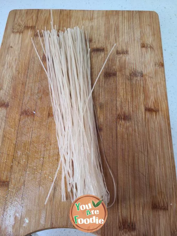 Stewed Vermicelli with White Gourd and Shrimp Skin