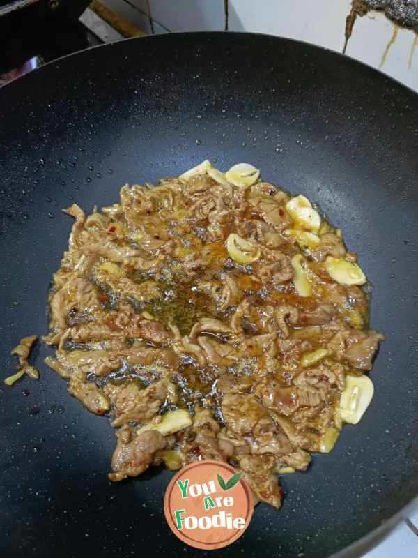 Fried sliced pork with Pleurotus eryngii