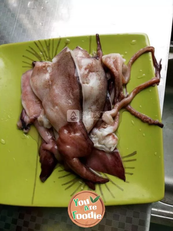 Squid with electric cake