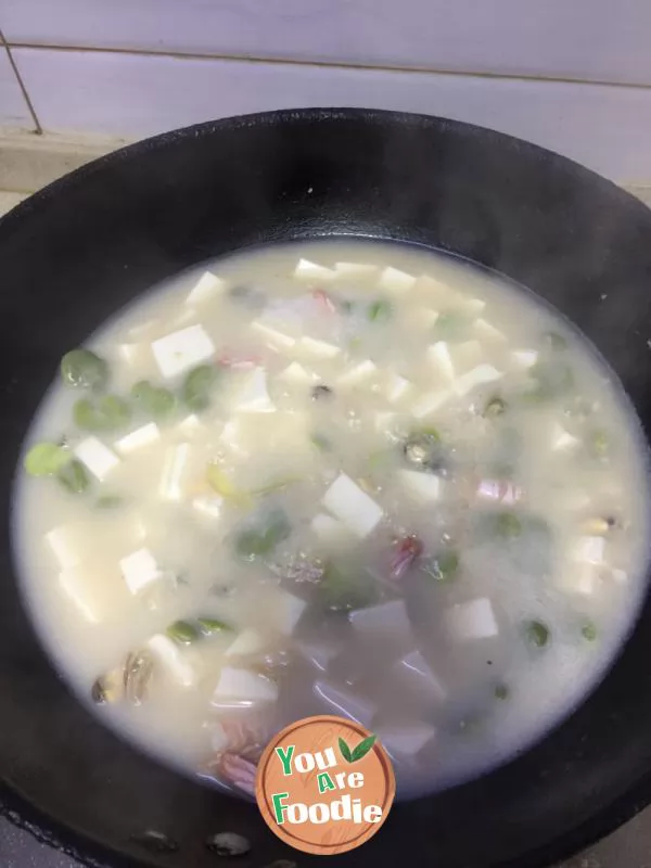 Scallop and tofu soup