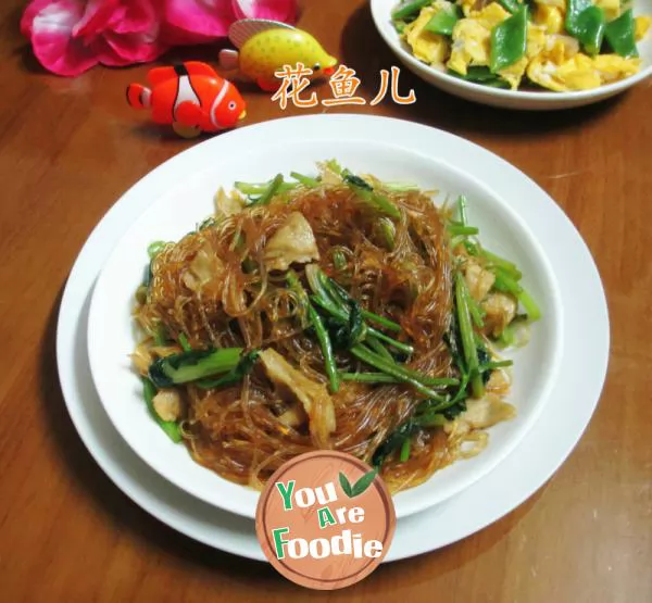 Fried vermicelli with celery and gluten