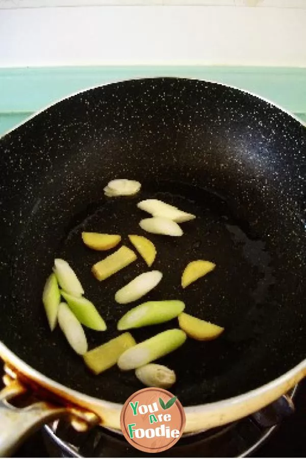 Fried fried sliced cucumber